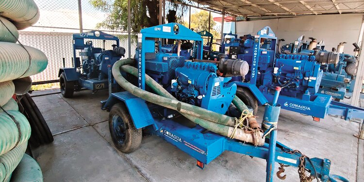 PARTE DEL EQUIPO de Conagua para la
atención de inundaciones.