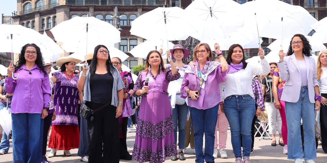 Al centro de la imagen, la Jefa de Gobierno, Clara Brugada Molina.