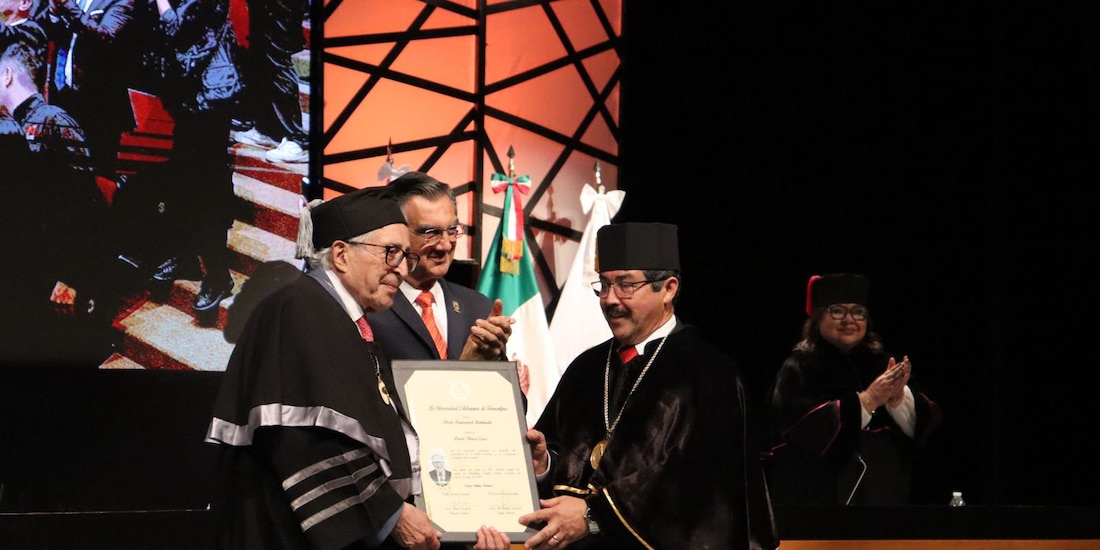 El gobernador Américo Villarreal y el rector Dámaso Anaya presiden la entrega del Doctorado Honoris Causa al secretario de Salud, David Kershenobich.