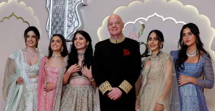 Gianni Infantino, su esposa y sus hijas