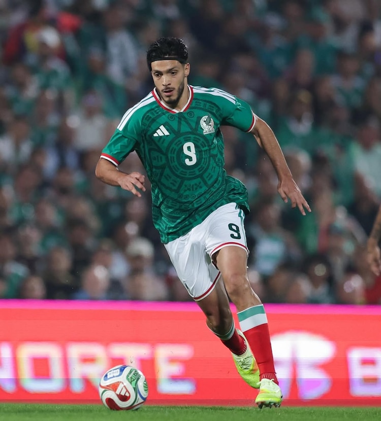 Raúl Jiménez con la Selección Mexicana