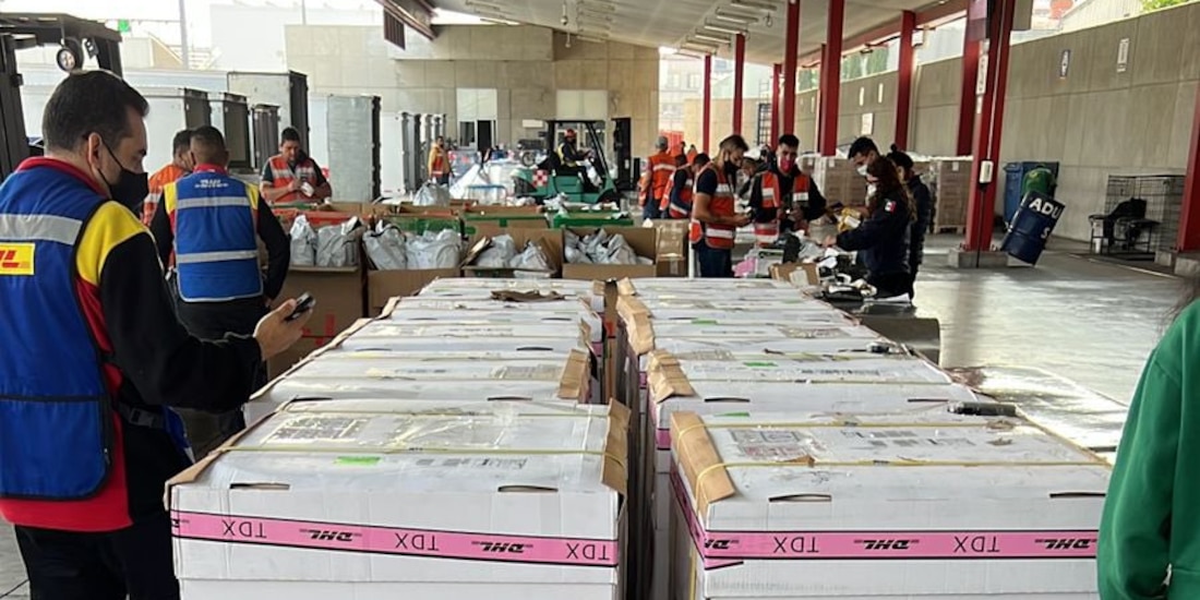 Arriban a México 288 mil vacunas pediátricas contra COVID-19 donadas por Corea del Sur.