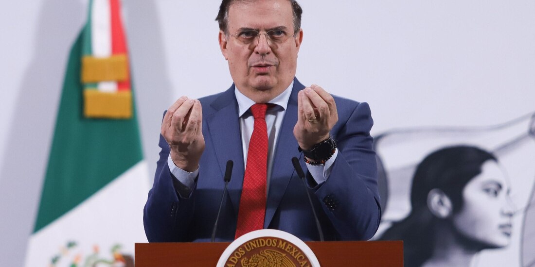 Marcelo Ebrard, titular de la Secretaría de Economía, ayer, en Palacio Nacional.