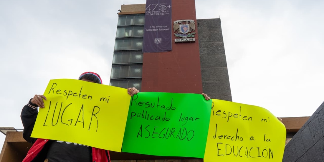 Aspirantes a la UNAM se manifiestan nuevamente en Rectoría, pero asisten muy pocos.