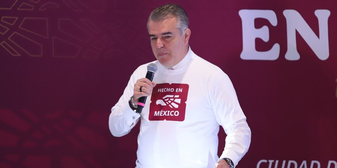Francisco Cervantes, presidente del CCE, en el banderazo a "Hecho en México"
