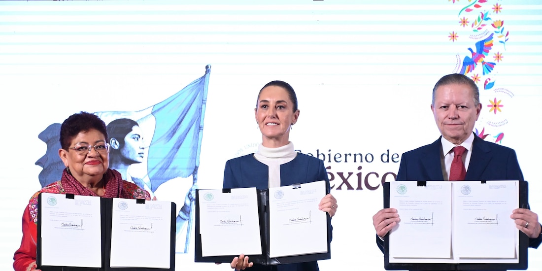 De izq. a der.: La consejera Ernestina Godoy, la Presidenta Claudia Sheinbaum y el exministro Arturo Zaldívar, ayer.