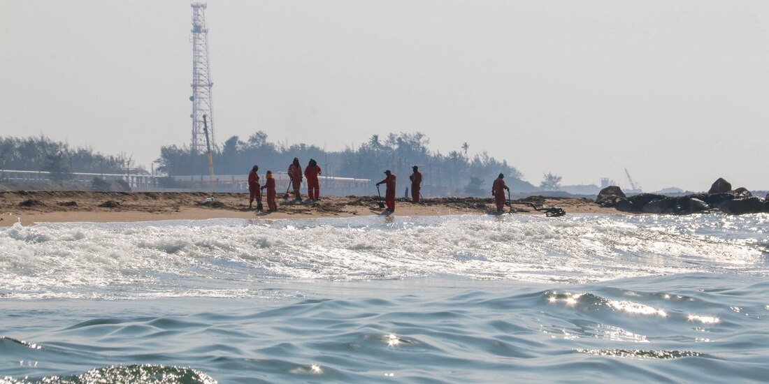 Fuga de hidrocarburo provocó un desastre ambiental en costas de Paraíso, Tabasco.