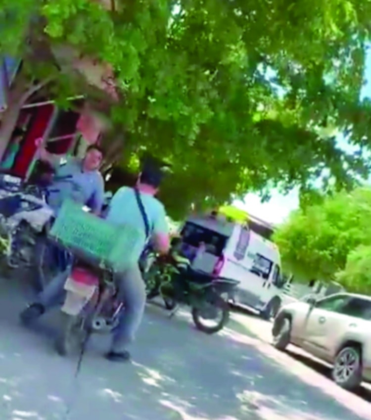 El lugar en donde ocurrió el crimen fue acordonado por las autoridades estatales, ayer,