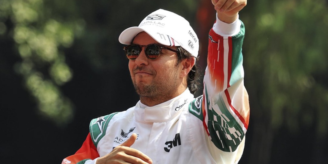 Checo Pérez durante su Show Run en Reforma.