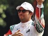 Checo Pérez durante su Show Run en Reforma.
