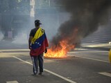 Cientos de personas salieron a protestar por la tarde de este 29 de julio, luego de que la noche de ayer el Consejo Nacional Electoral (CNE), diera a conocer los datos que daban por “ganador irreversible”, al candidato y presidente venezolano Nicolás Maduro. La concentración nació en uno de los barrios más icónicos de la ciudad, “El Petare”. Las consignas eran de descontento por el resultado. Los enfrentamientos subieron de tono luego de que la Guardia Nacional Bolivariana salió a la calles para detener el avance de los manifestantes.
