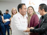 EL FISCAL Luis Llaven y el gobernador de Chiapas, Eduardo Ramírez, el lunes pasado.
