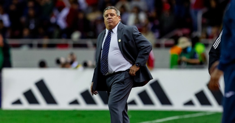 Miguel Herrera dejó de ser entrenador de Costa Rica tras no poder clasificar a los centroamericanos al Mundial 2026.