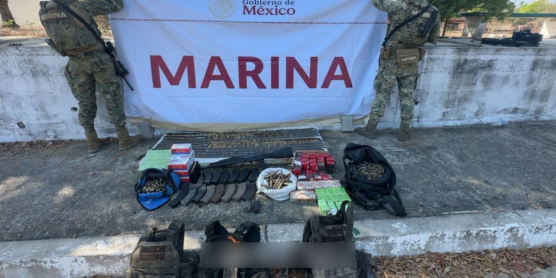 Marina asegura armas, cartuchos y artefactos explosivos en Sinaloa.