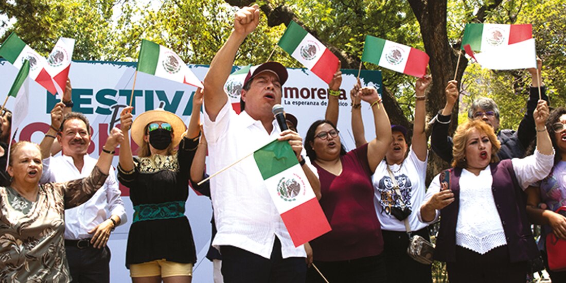 Mario Delgado, líder nacional de Morena (centro), encabezó el Festival por la Soberanía Nacional, en la CDMX, ayer.