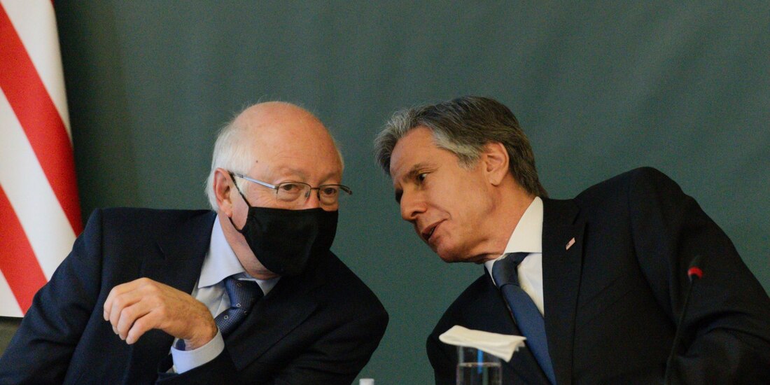 (De izquierda a derecha) el embajador de Estados Unidos en México, Ken Salazar y Antony Blinken, secretario de Estado de los Estados Unidos.