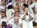 Vinícius Jr. se lamenta después de una falla que tuvo el Real, ayer, en la UCL.