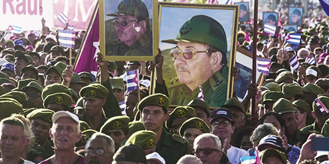 Miles de personas marcharon ayer, en La Habana, en apoyo al expresidente.