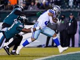 JaQuan Hardy, running back de Cowboys, anota un touchdown en el cotejo ante Eagles en la Semana 18 de la NFL.