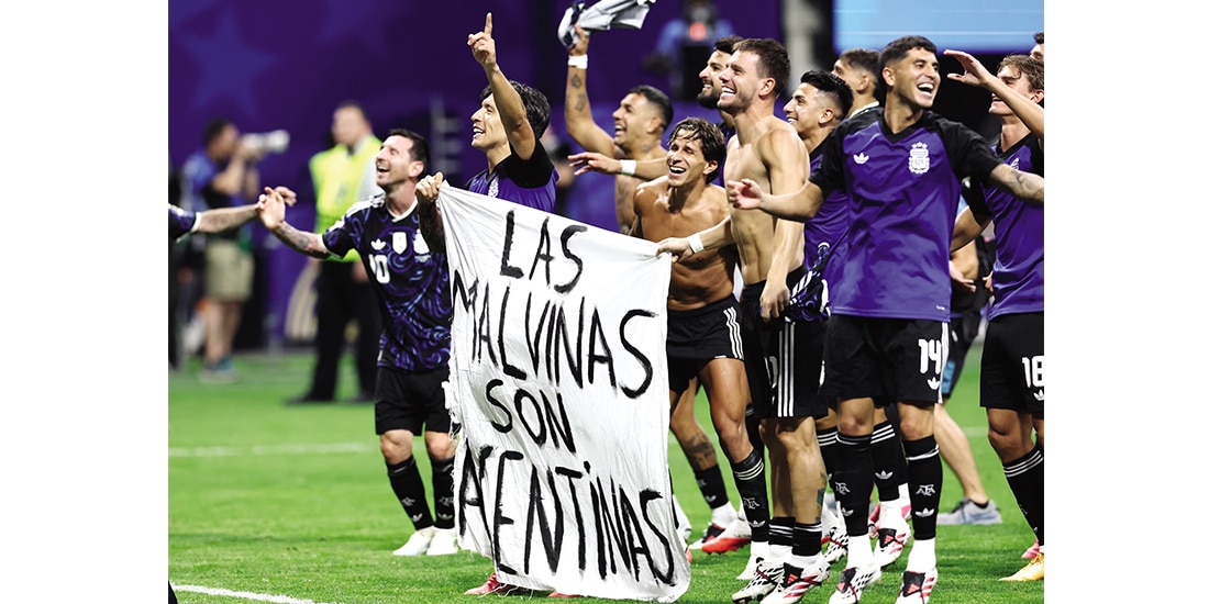 La Asamblea Legislativa de las islas Falkland recordó que la Asociación del
Futbol Argentino ya fue sancionada por
un hecho similar en 2014.