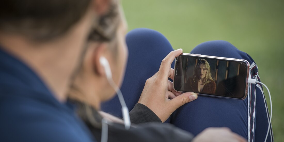 Para garantizar la inclusión, todas las películas, así sean en español, deben estar subtituladas