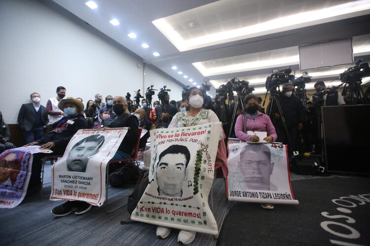 Acusa GIEI obstaculización e intromisión en la investigación por Ayotzinapa