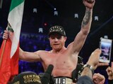 "Canelo" Álvarez celebra un triunfo.