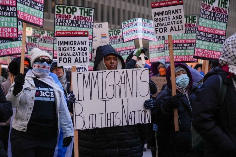 Protesta en Chicago, Illinois, en contra del presidente Trump.