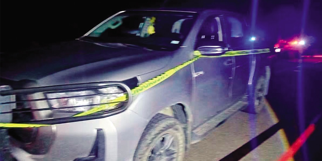 La camioneta donde viajaba la víctima, ayer.