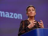 La vicepresidenta de la Comisión Europea Margrethe Vestager habla durante una conferencia de prensa sobre un proceso antimonopolio contra Amazon.