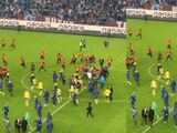 El partido entre el Fenerbahçe y el Trabzonspor terminó en una batalla campal
