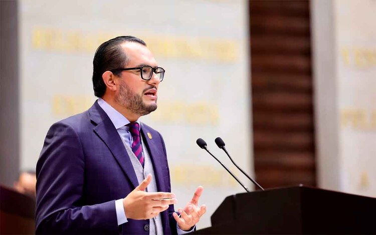 Diputado Marco Antonio Mendoza Bustamante.