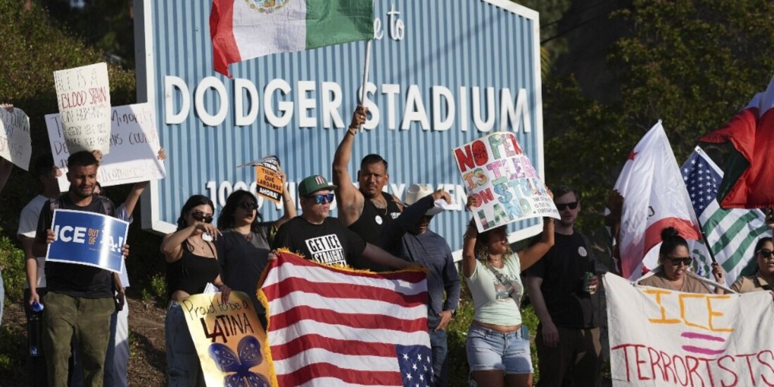 En los Ángeles protestan por redadas, el 21 de junio de 2025.