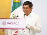 Salomón Jara,, gobernador de Oaxaca, en conferencia de prensa.