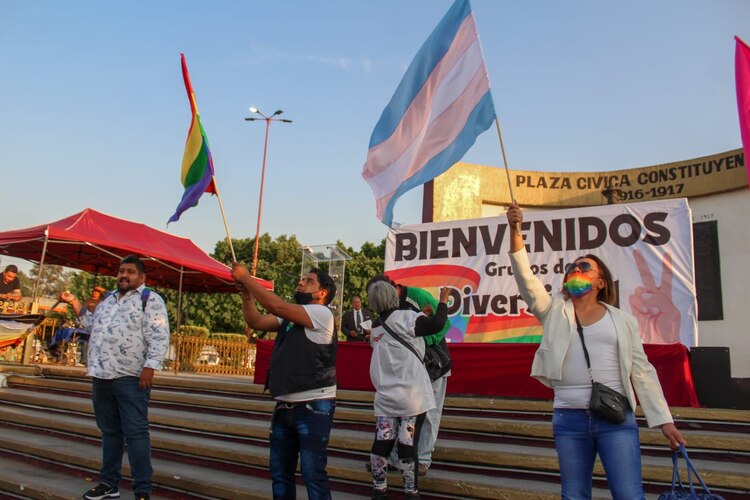 La caminata avanzó desde Prolongación Lucas Alamán y Congreso de la Unión en la colonia Del Parque rumbo a la explanada de la alcaldía Venustiano Carranza
