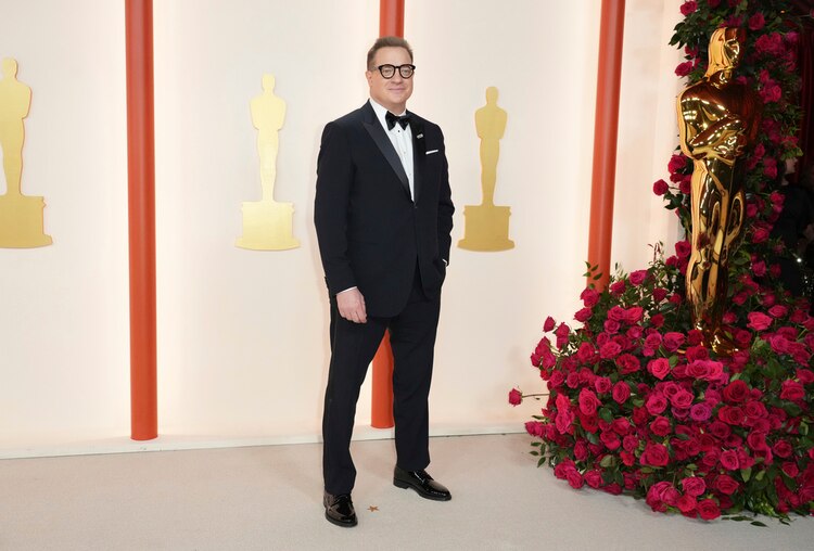 Brendan Fraser llegando a los premios Oscar 2023