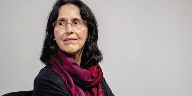 Coral Bracho encabeza el apartado de México