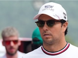 Checo Pérez llegando al Circuito Internacional de Sepang.