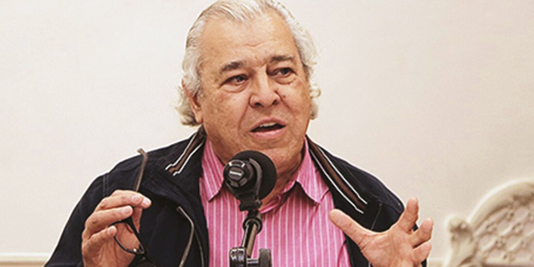 Es un autor complejo en cuyas páginas nada es ornamento sino reto a la inteligencia