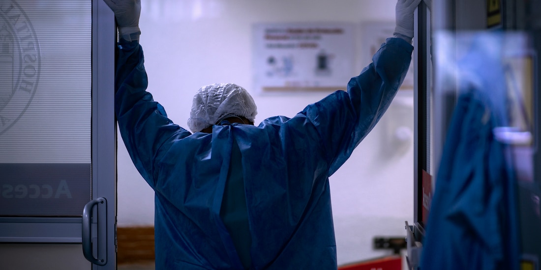 Un médico del Hospital Juárez toma un descanso, el pasado 11 de noviembre.