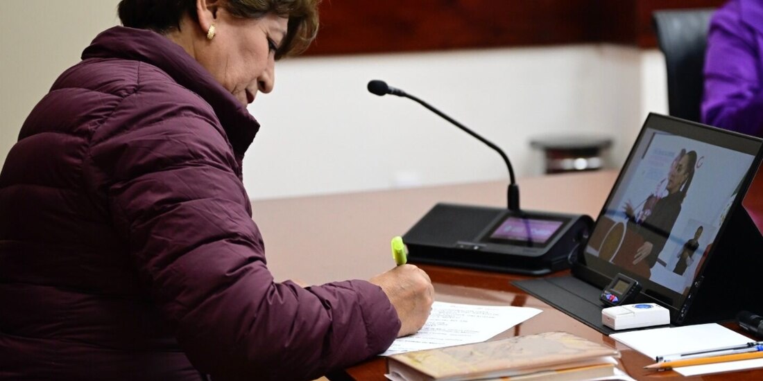 La gobernadora del Edomex, Delfina Gómez, ayer, en la Mesa de Paz.