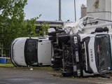 Dos camiones volcados después de la tormenta en Paderborn, Alemania este viernes.