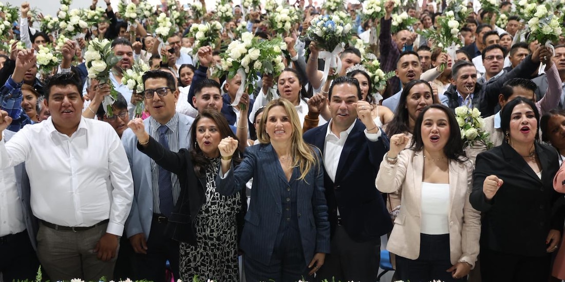 La presidenta municipal, Romina Contreras, y el senador Enrique Vargas del Villar acompañan a las 259 parejas en la ceremonia de "Bodas 2026".