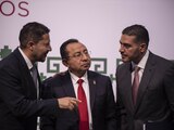 El Jefe de Gobierno, Martí Batres; el presidente del TSJCDMX, Rafael Guerra, y el titular de la SSC, Omar García Harfuch, hablan “en corto”, durante el evento de ayer.