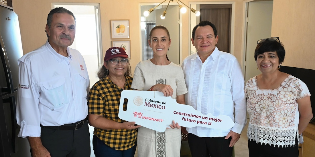 Presidenta Claudia Sheinbaum durante la entrega de viviendas para el Bienestar en Umán, Yucatán, el 17 de octubre de 2026.