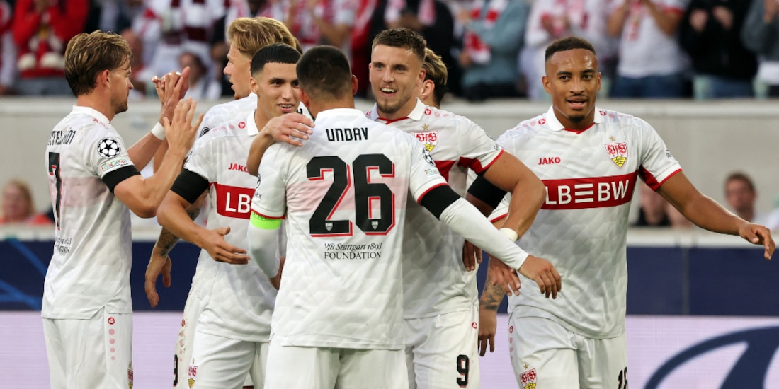 Jugadores del Stuttgart celebrando uno de los goles ante el Viking.