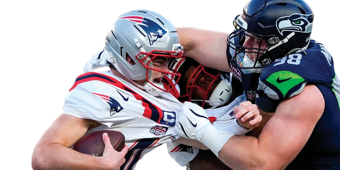 DRAKE MAYE, de los Pats, es capturado en el Super Bowl pasado ante los Seahawks.