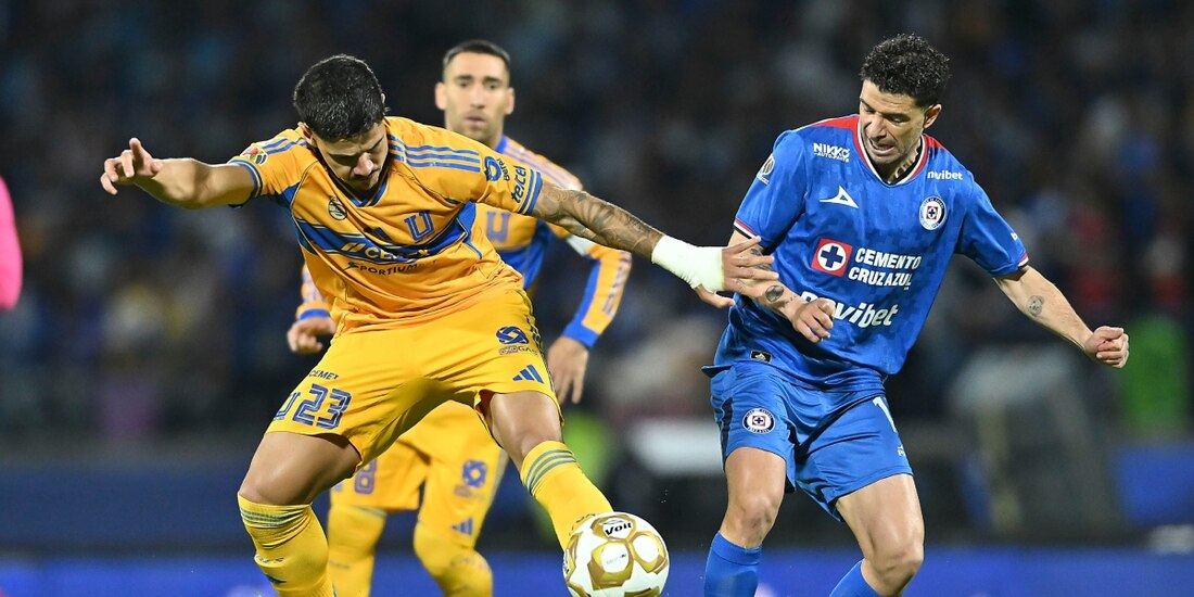 Cruz Azul y Tigres igualaron en el comienzo de las semifinales del Apertura 2025.
