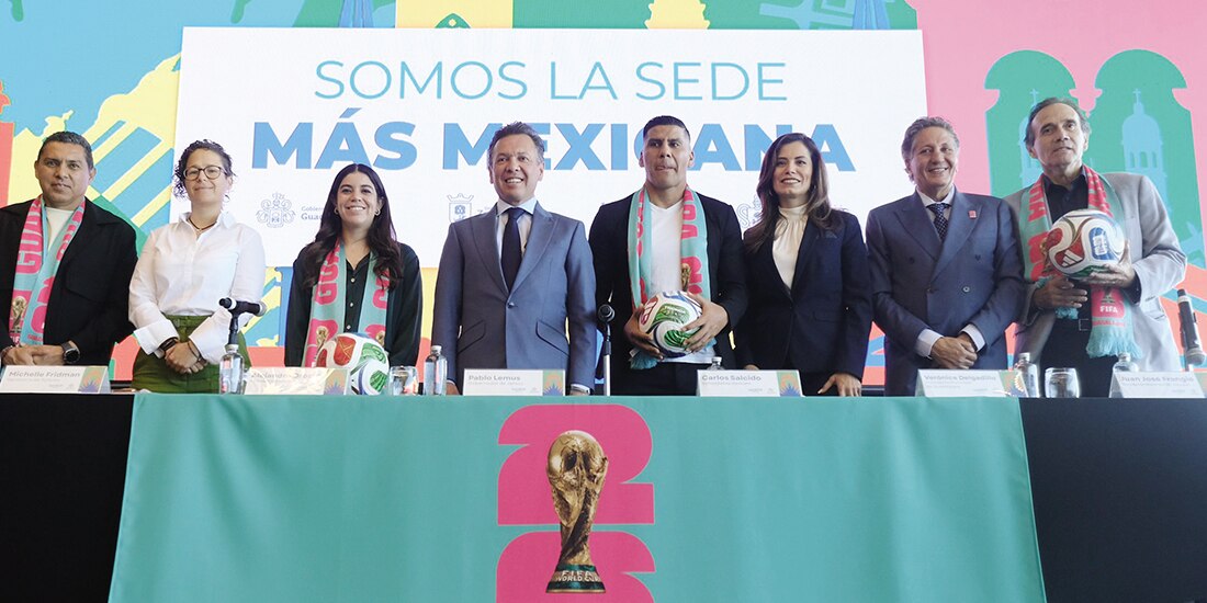 Gobernador de Jalisco (centro) presenta plan de trabajo rumbo al Mundial, ayer.