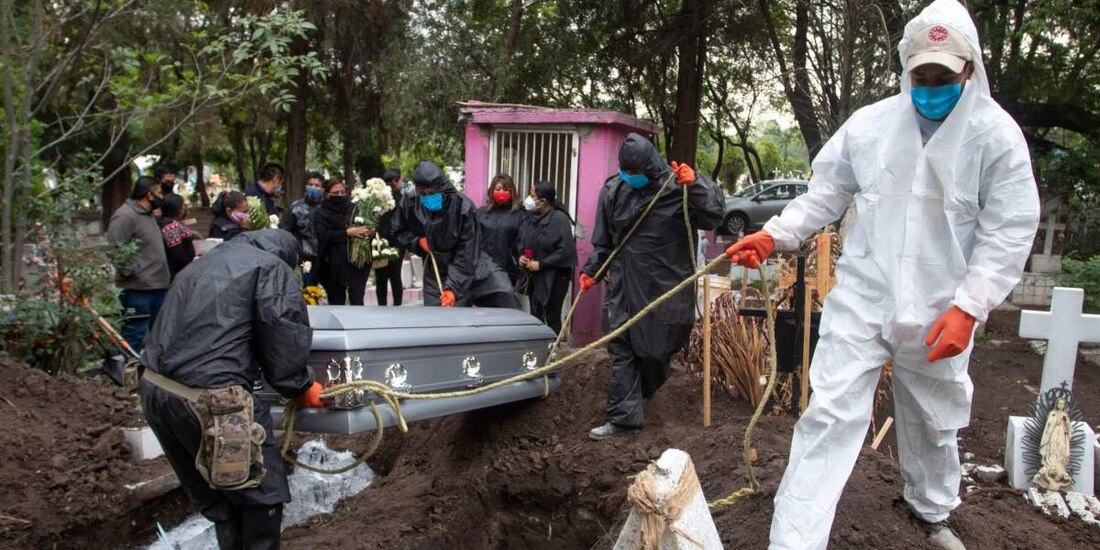 El total de casos confirmados de COVID-19 sube a 2 millones 402 mil 722. 